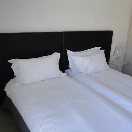 La Corse Les Pieds Dans L'eau * Pinarellu