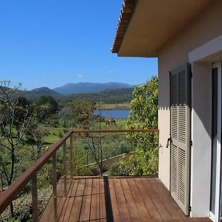 La Corse Les Pieds Dans L'eau * Pinarellu