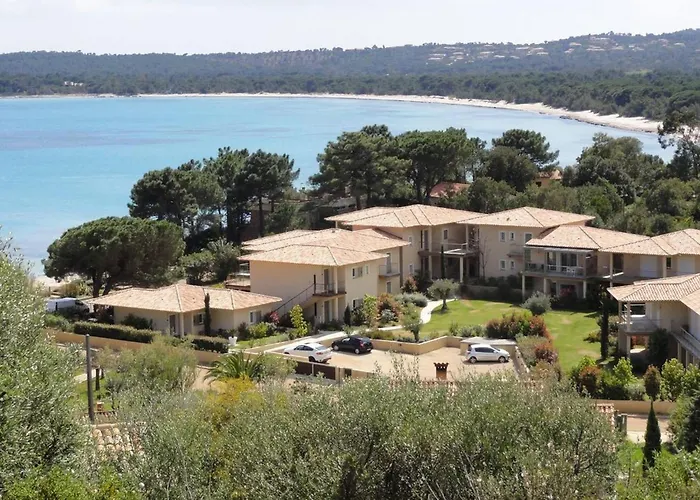 La Corse Les Pieds Dans L'eau *