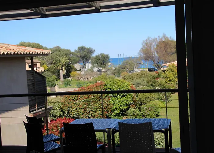 La Corse Les Pieds Dans L'eau דירה *